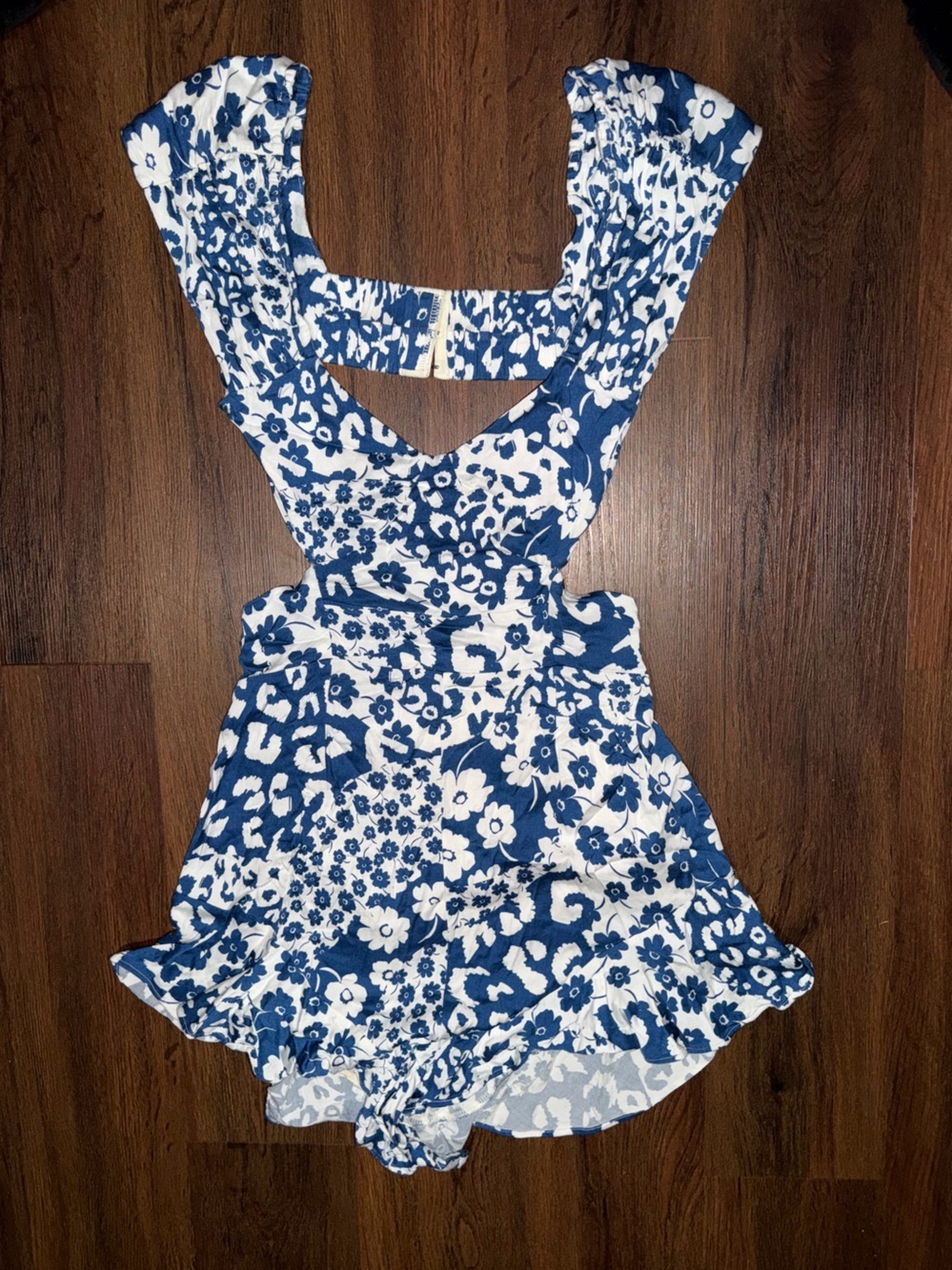 FREE PEOPLE
Vallis Romper
$128
Casual cutout summer floral revolve boho - Picture 7 of 8